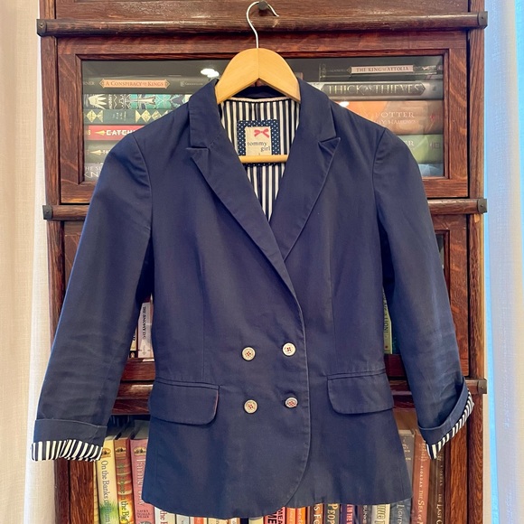 Super cute Tommy Hilfiger Navy Double-Breasted Blazer 🧥 - Picture 2 of 8